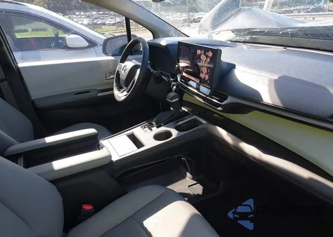 2025 Toyota Sienna Xle from USA, damaged, VIN 5TDYSKFC1SS171804